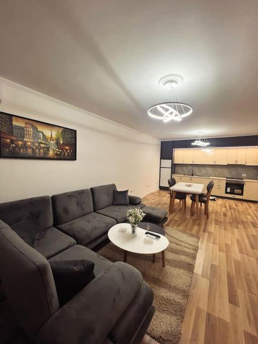 Art'S Apartment Tirana Exteriör bild